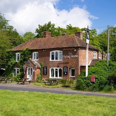 The Flying Horse Inn Boughton Aulph Eksteriør bilde