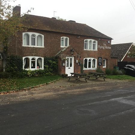 The Flying Horse Inn Boughton Aulph Eksteriør bilde