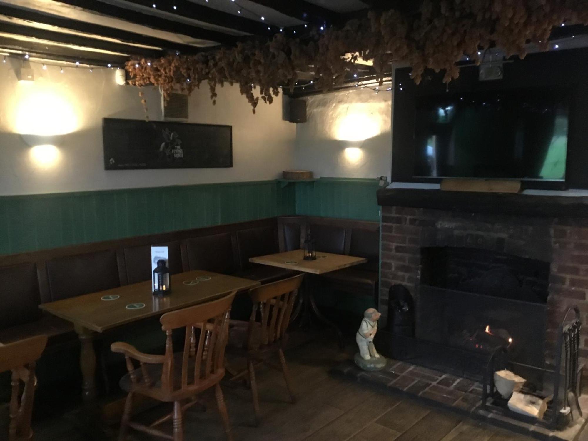 The Flying Horse Inn Boughton Aulph Eksteriør bilde