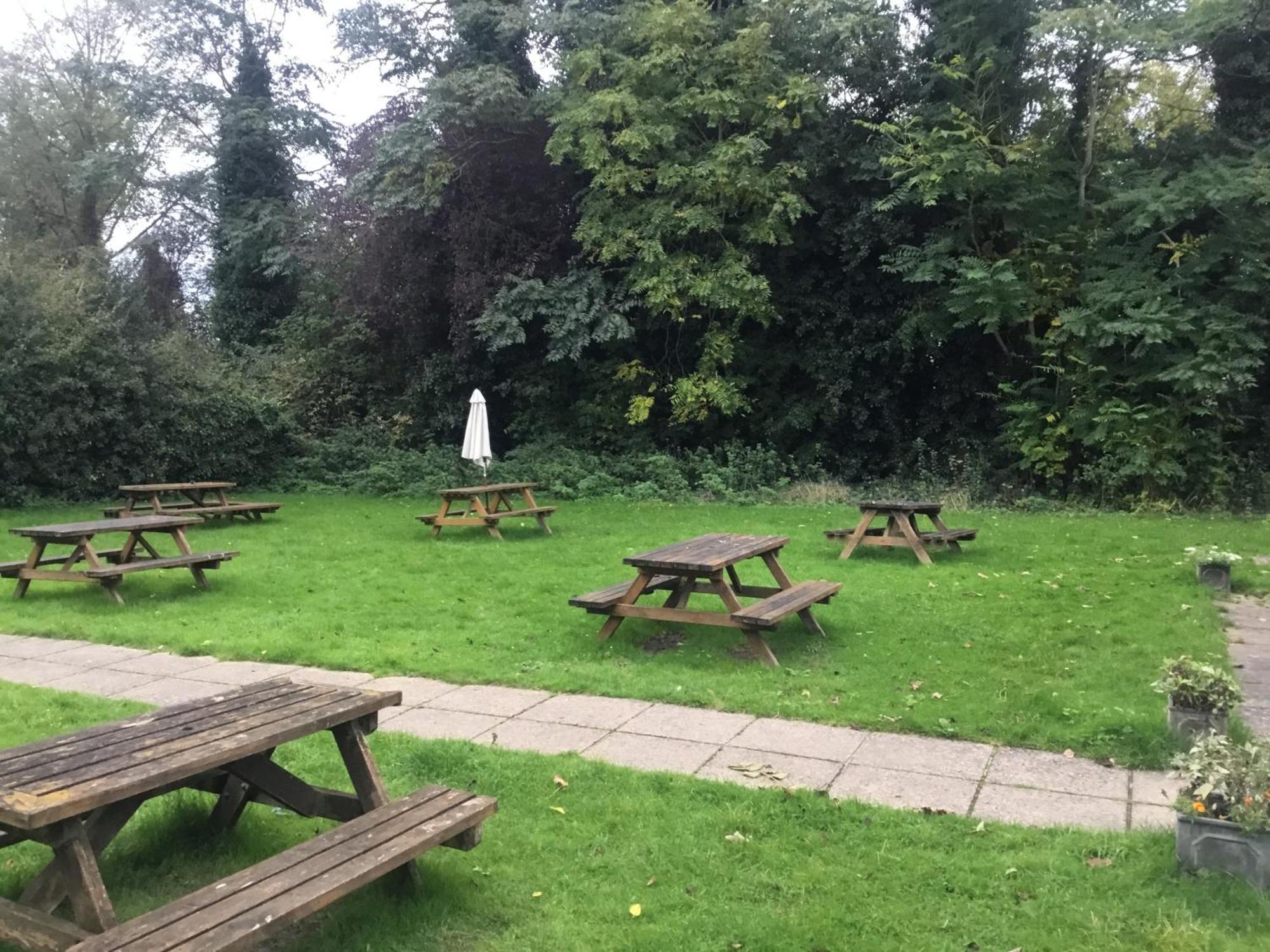 The Flying Horse Inn Boughton Aulph Eksteriør bilde