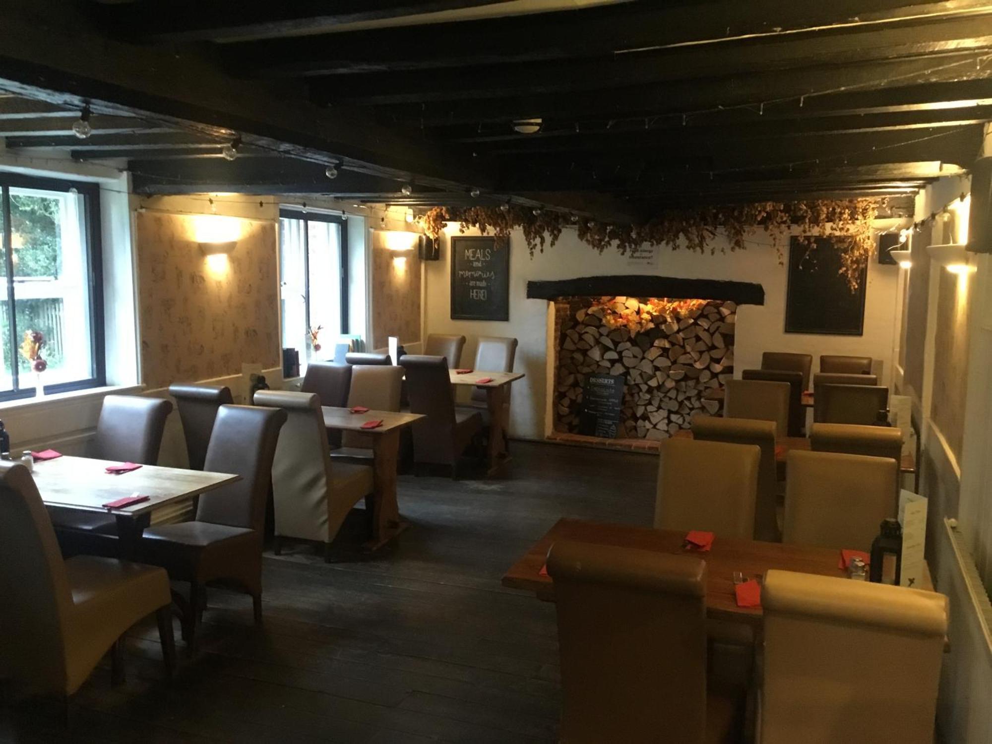 The Flying Horse Inn Boughton Aulph Eksteriør bilde