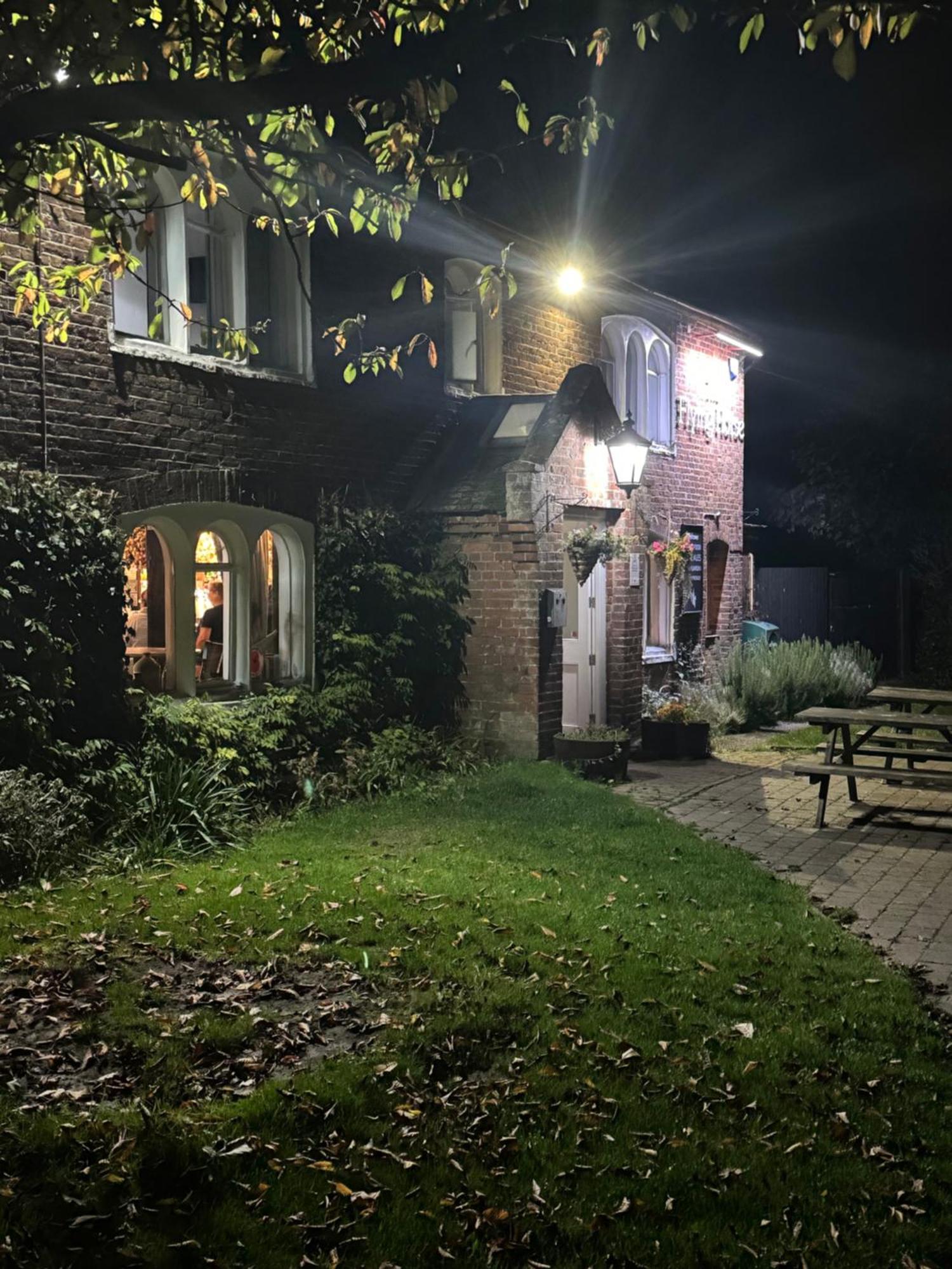 The Flying Horse Inn Boughton Aulph Eksteriør bilde